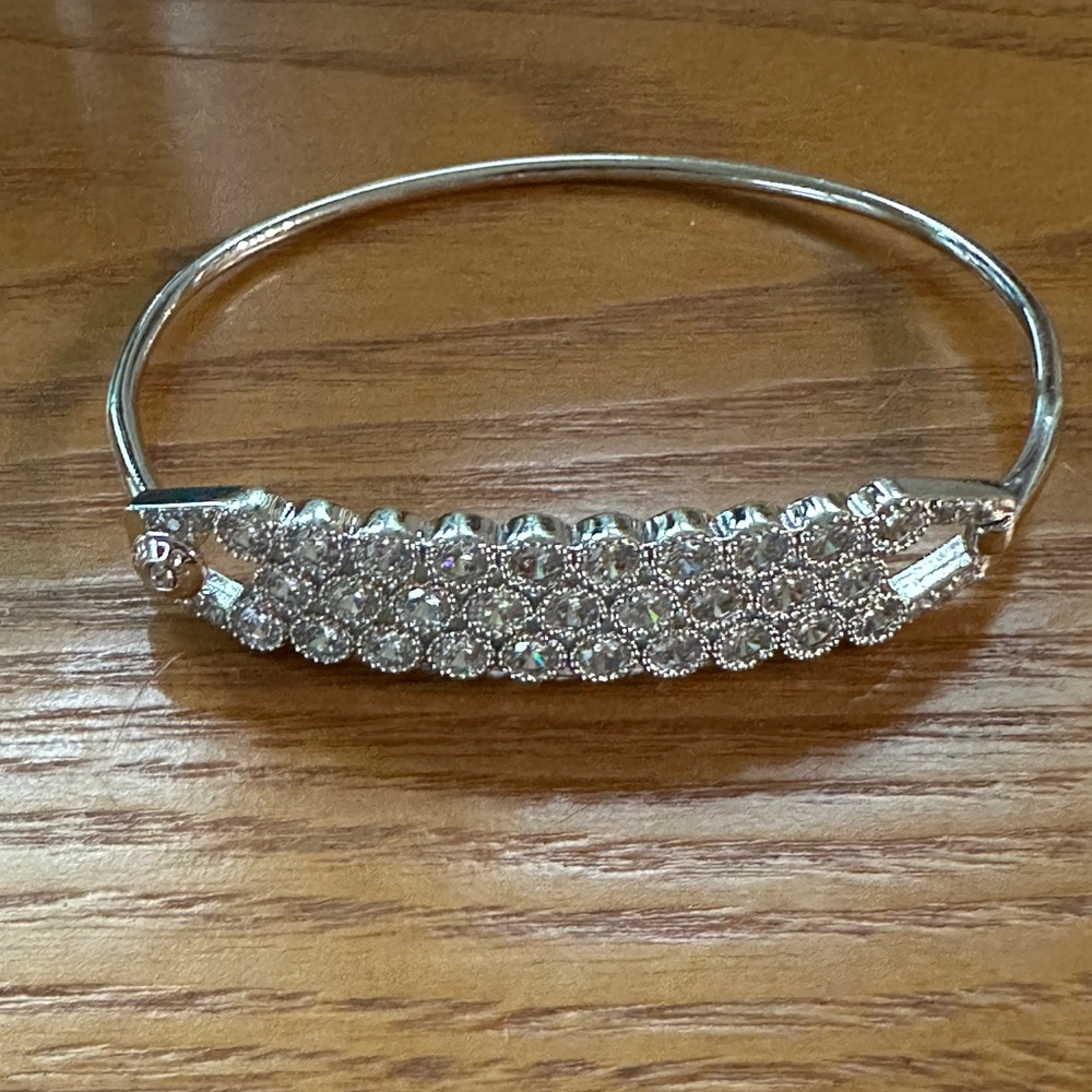Henri Bendel Luxe Crystal and Silver Hook Bracelet in Excellent Condition